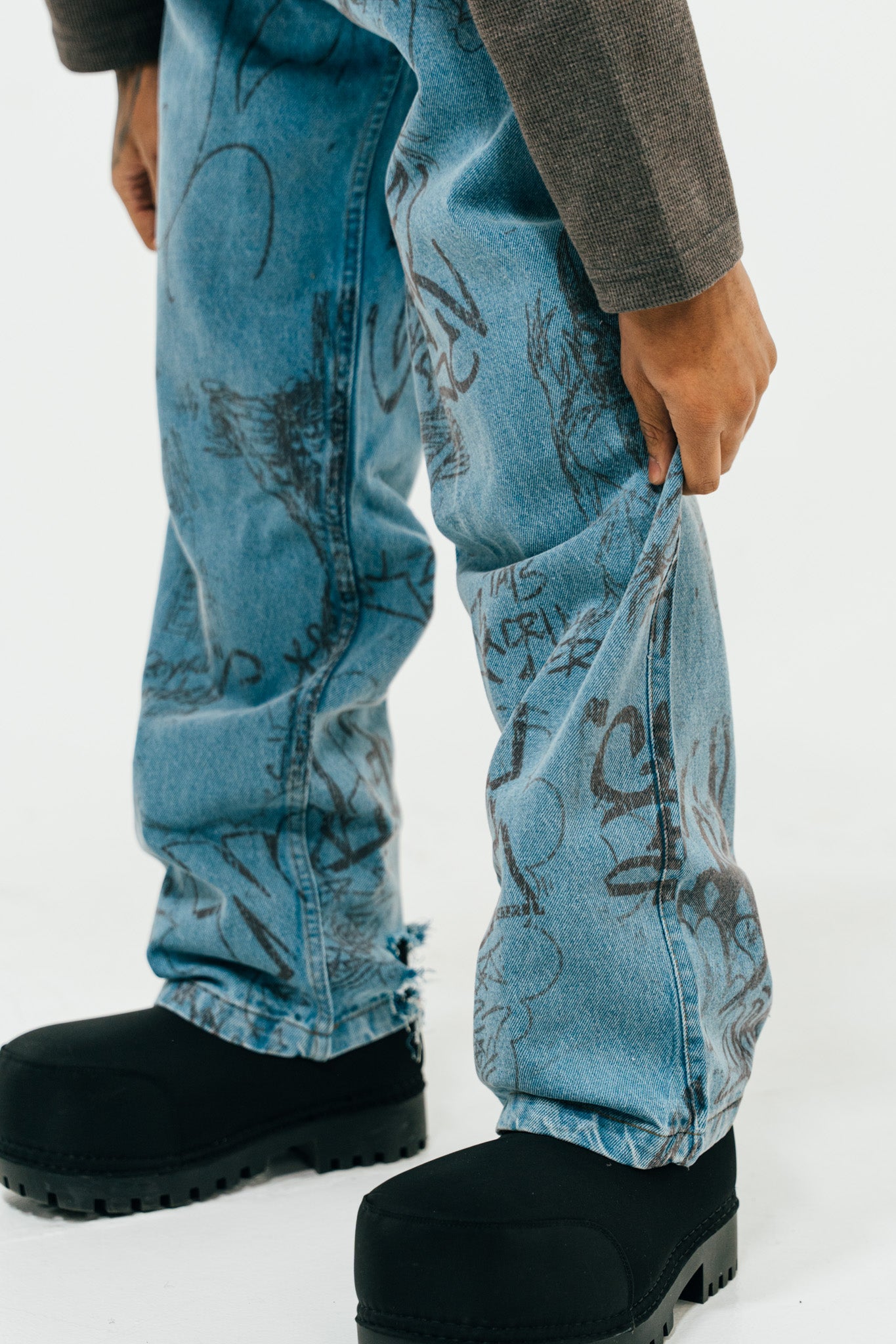 'GRAFFITI' Washed Denim